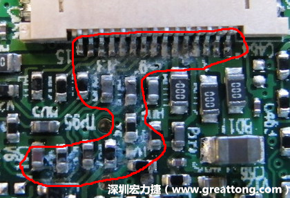 電路板疑似腐蝕氧化，懷疑電流異常過熱造成
