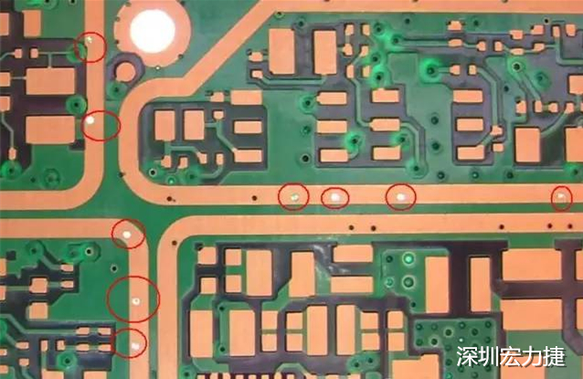防止PCB過(guò)波峰焊時(shí)錫從導(dǎo)通孔貫穿元件面造成短路；特別是我們把過(guò)孔放在BGA焊盤(pán)上時(shí)，就必須先做塞孔，再鍍金處理，便于BGA的焊接。